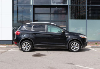 Подержанный автомобиль Ford Kuga 2012 года (8 фото)