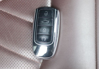 Подержанный автомобиль Chery Tiggo 8 Pro Max 2023 года (17 фото)