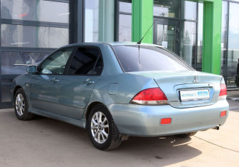 Подержанный автомобиль Mitsubishi Lancer Sedan 2007 года (3 фото)