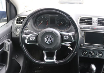 Подержанный автомобиль Volkswagen Polo Sedan 2019 года (15 фото)