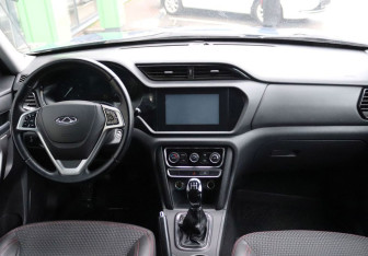 Подержанный автомобиль Chery Tiggo 3 2017 года (14 фото)