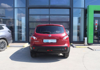 Подержанный автомобиль Nissan Qashqai 2011 года (4 фото)