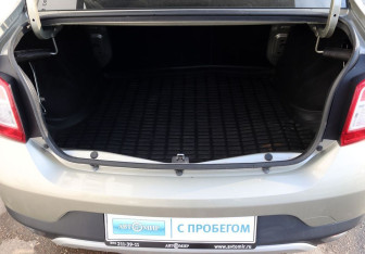 Подержанный автомобиль Renault Logan Sedan 2020 года (16 фото)