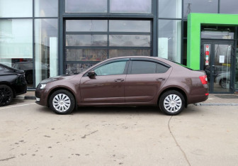 Подержанный автомобиль Skoda Octavia Liftback 2014 года (2 фото)