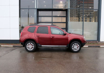 Подержанный автомобиль Renault Duster 2012 года (6 фото)