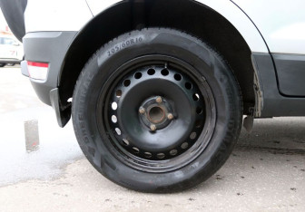 Подержанный автомобиль Ford EcoSport 2015 года (9 фото)