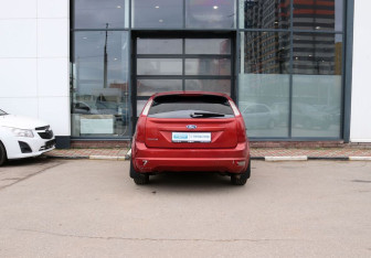 Подержанный автомобиль Ford Focus Hatchback 2009 года (4 фото)