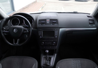 Подержанный автомобиль Skoda Yeti 2014 года (12 фото)