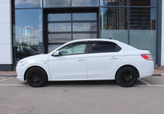 Подержанный автомобиль Peugeot 301 2013 года (2 фото)