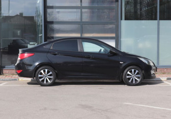 Подержанный автомобиль Hyundai Solaris Sedan 2016 года (7 фото)