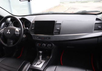 Подержанный автомобиль Mitsubishi Lancer Sedan 2008 года (11 фото)