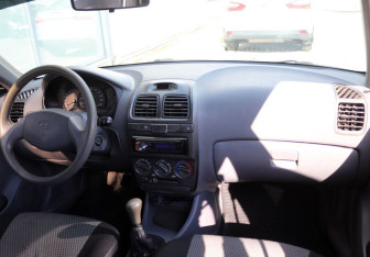 Подержанный автомобиль Hyundai Accent Sedan 2007 года (12 фото)