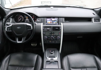 Подержанный автомобиль Land Rover Discovery Sport 2018 года (15 фото)