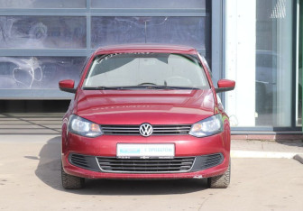 Подержанный автомобиль Volkswagen Polo Sedan 2011 года (8 фото)