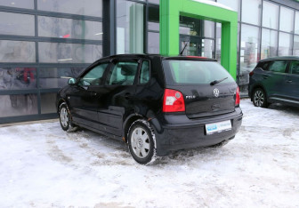Подержанный автомобиль Volkswagen Polo Hatchback 2004 года (3 фото)