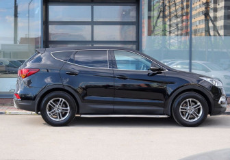 Подержанный автомобиль Hyundai Santa Fe 2017 года (10 фото)
