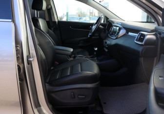 Подержанный автомобиль Kia Sorento 2019 года (13 фото)