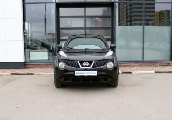 Подержанный автомобиль Nissan Juke 2014 года (8 фото)