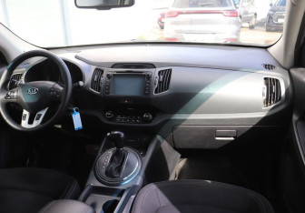 Подержанный автомобиль Kia Sportage 2011 года (14 фото)