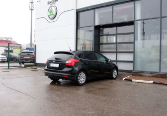 Подержанный автомобиль Ford Focus Hatchback 2012 года (5 фото)