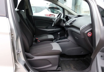 Подержанный автомобиль Ford EcoSport 2015 года (12 фото)