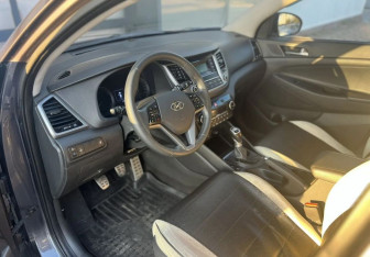 Подержанный автомобиль Hyundai Tucson 2015 года (13 фото)