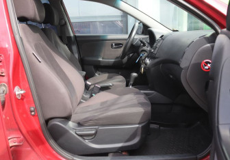 Подержанный автомобиль Hyundai Elantra Sedan 2010 года (13 фото)