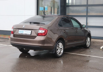 Подержанный автомобиль Skoda Rapid Liftback 2019 года (5 фото)