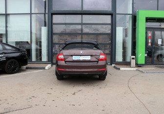 Подержанный автомобиль Skoda Octavia Liftback 2014 года (4 фото)