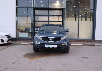 Подержанный автомобиль Kia Sportage 2011 года (8 фото)