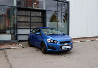 Подержанный автомобиль Chevrolet Aveo Sedan 2012 года (7 фото)
