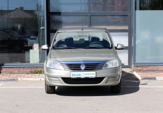 Подержанный автомобиль Renault Logan Sedan 2013 года (8 фото)
