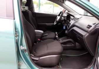 Подержанный автомобиль Kia Rio Sedan 2011 года (13 фото)