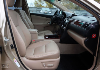 Подержанный автомобиль Toyota Camry Sedan 2013 года (13 фото)