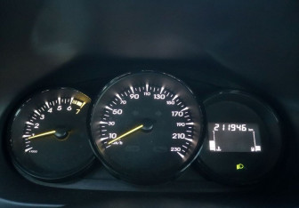 Подержанный автомобиль Renault Fluence 2012 года (13 фото)