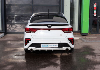 Подержанный автомобиль Kia Rio Sedan 2017 года (6 фото)