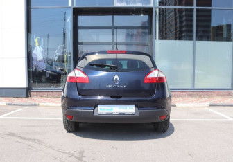 Подержанный автомобиль Renault Megane Hatchback 2012 года (4 фото)