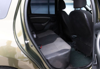 Подержанный автомобиль Renault Duster 2015 года (11 фото)