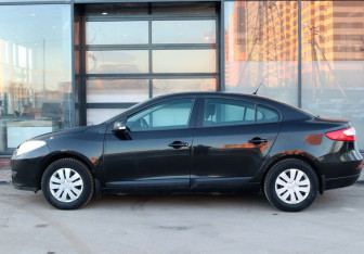 Подержанный автомобиль Renault Fluence 2012 года (7 фото)