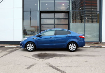 Подержанный автомобиль Kia Rio Sedan 2012 года (2 фото)