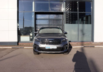 Подержанный автомобиль Kia Sorento 2019 года (8 фото)