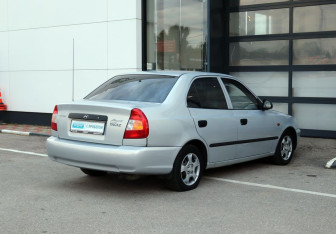 Подержанный автомобиль Hyundai Accent Sedan 2009 года (5 фото)