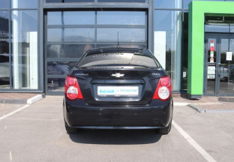 Подержанный автомобиль Chevrolet Aveo Sedan 2012 года (4 фото)