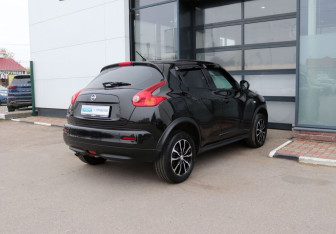Подержанный автомобиль Nissan Juke 2014 года (5 фото)