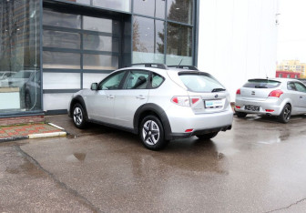 Подержанный автомобиль Subaru Impreza Hatchback 2010 года (3 фото)