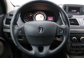 Подержанный автомобиль Renault Megane Hatchback 2009 года (16 фото)