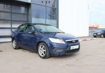 Подержанный автомобиль Ford Focus Sedan 2011 года (7 фото)