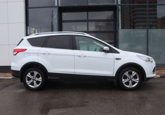 Подержанный автомобиль Ford Kuga 2013 года (6 фото)