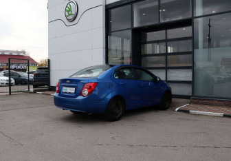 Подержанный автомобиль Chevrolet Aveo Sedan 2012 года (5 фото)