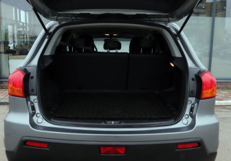 Подержанный автомобиль Mitsubishi ASX 2013 года (11 фото)